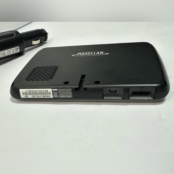 Magellan Maestro 4700 Automotive Car Vehicle GPS Navigator 4.7" Touch Screen - Picture 9 of 13